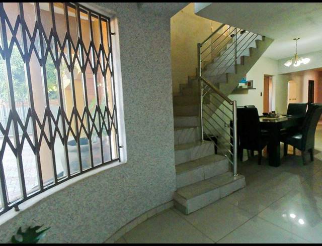 5 BEDROOM HOUSE FOR SALE IN THE ORCHARDS